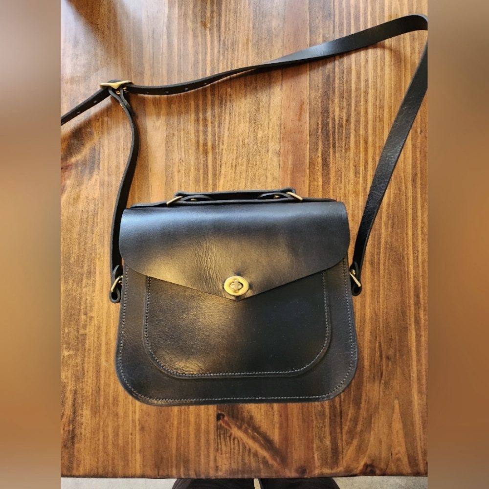 Howl + Hide parkway saddlebag in black